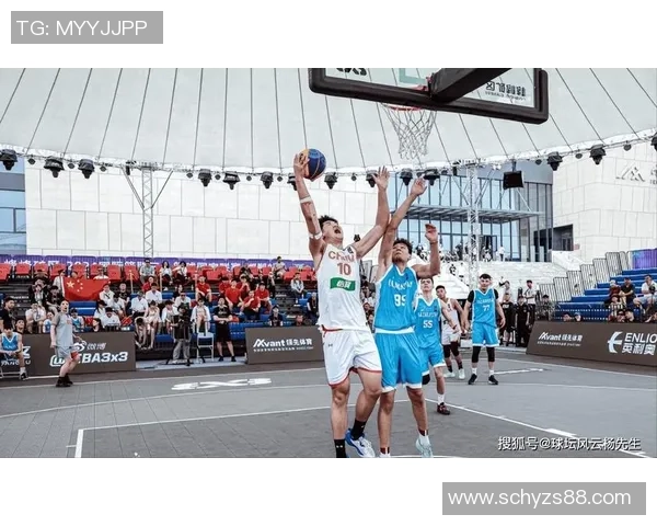 南京篮球队在冠军赛中的灵活性表现引发热议展现团队协作与战术创新